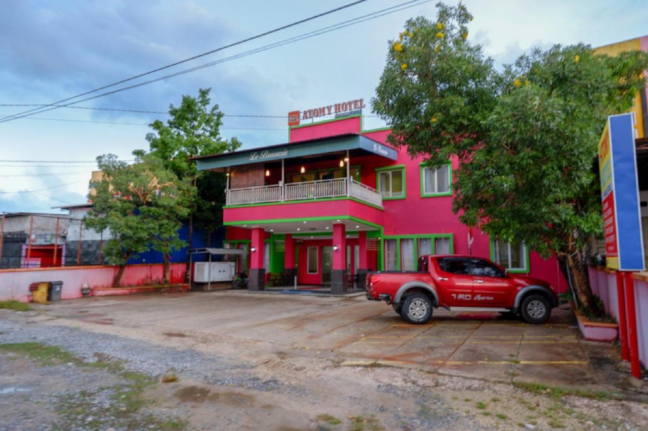 Reddoorz Near Citraland Waterpark Kendari Hotel Lepoleop Eksteriør billede