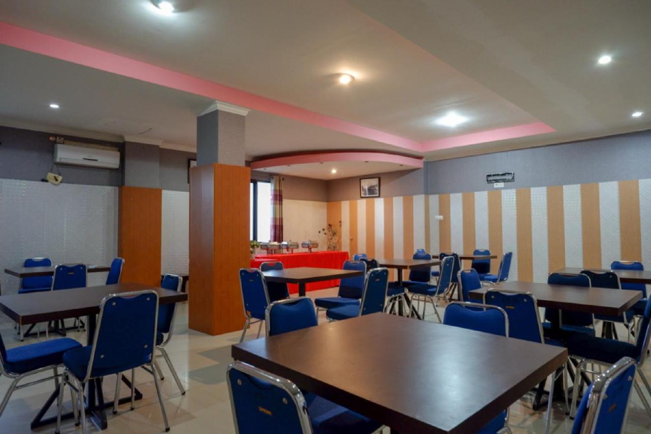 Reddoorz Near Citraland Waterpark Kendari Hotel Lepoleop Eksteriør billede