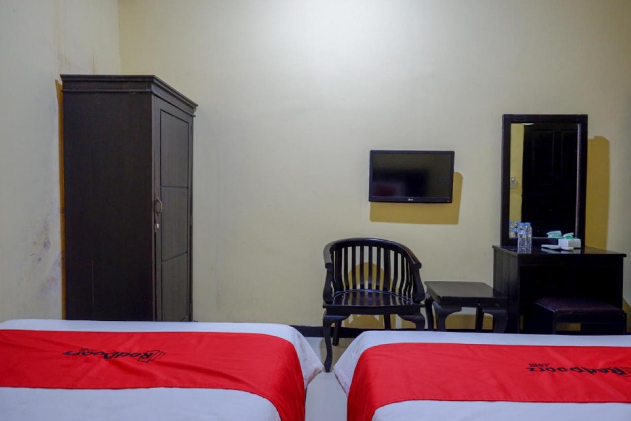 Reddoorz Near Citraland Waterpark Kendari Hotel Lepoleop Eksteriør billede