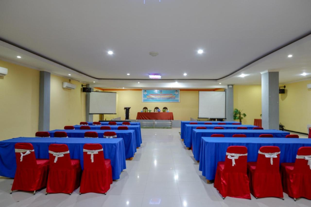 Reddoorz Near Citraland Waterpark Kendari Hotel Lepoleop Eksteriør billede