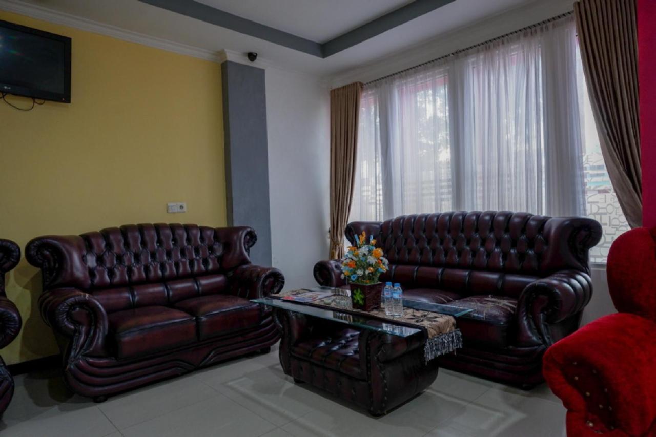 Reddoorz Near Citraland Waterpark Kendari Hotel Lepoleop Eksteriør billede